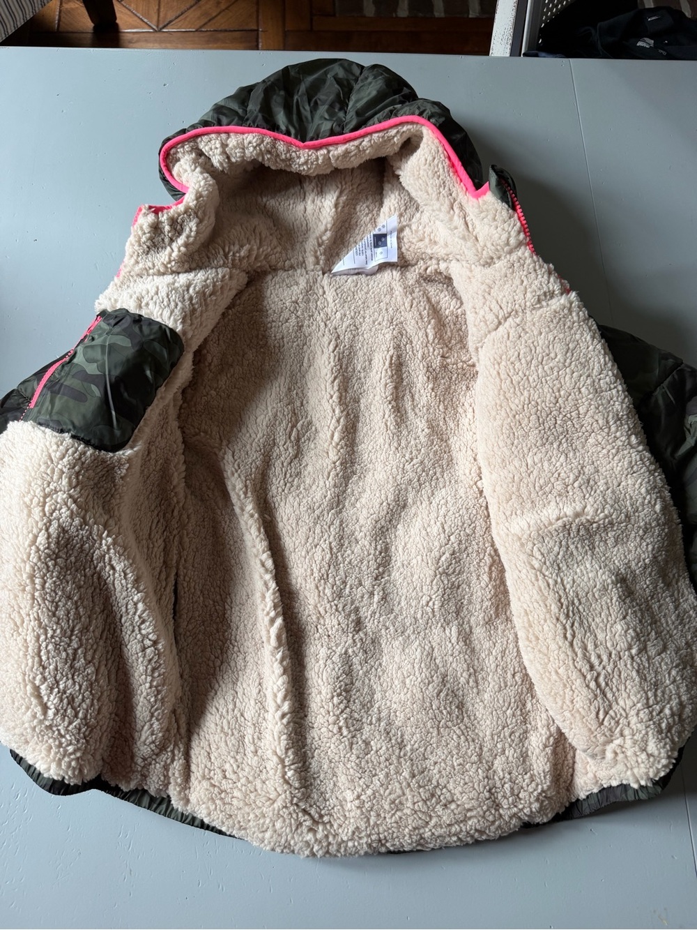 NWT GAP Kids Camouflage Hooded Puffer Jacket with Pink Trim Sherpa Lined - Picture 5 of 6